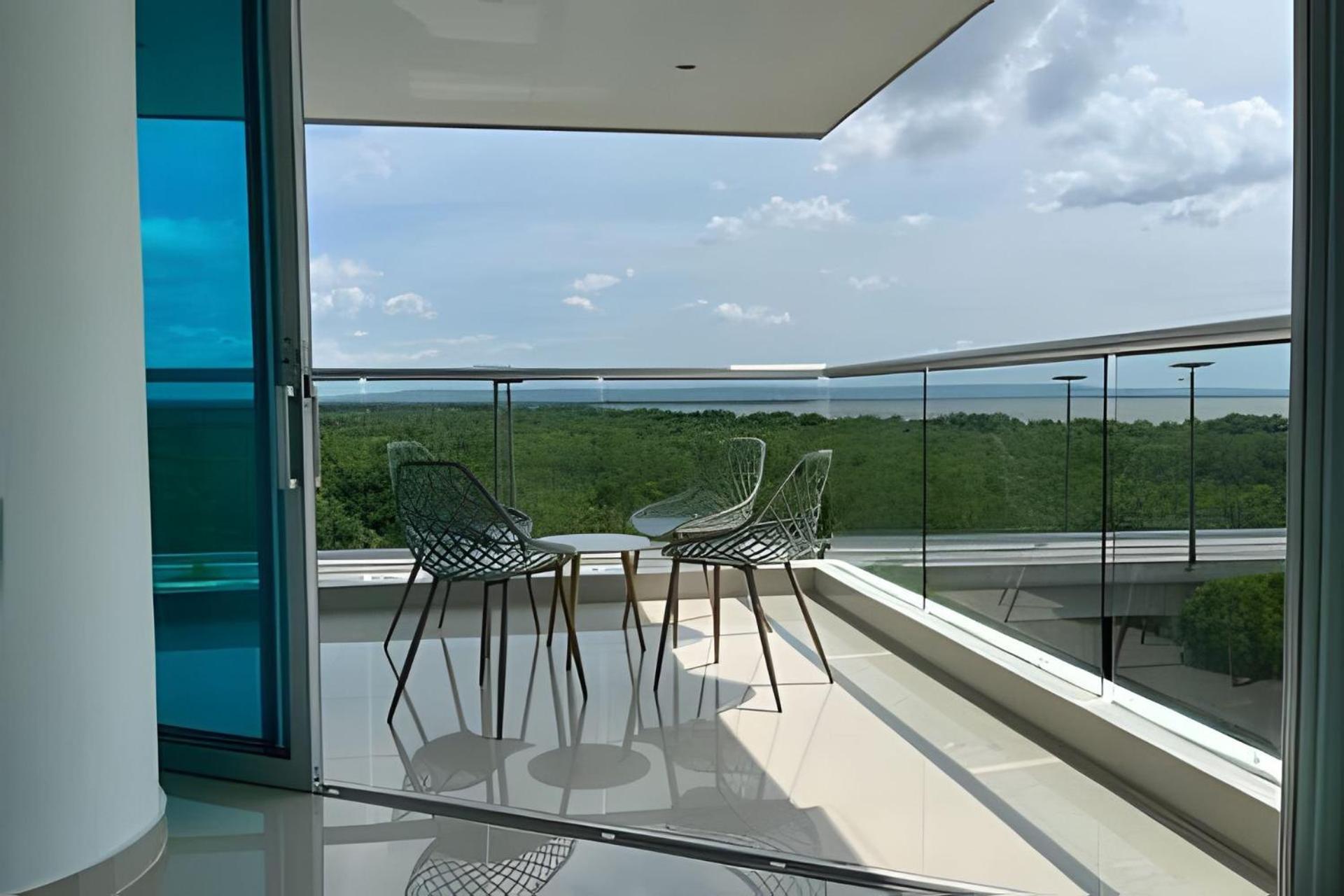 2 Morros. Vista Ciénaga Y Salida Playa Cartagena